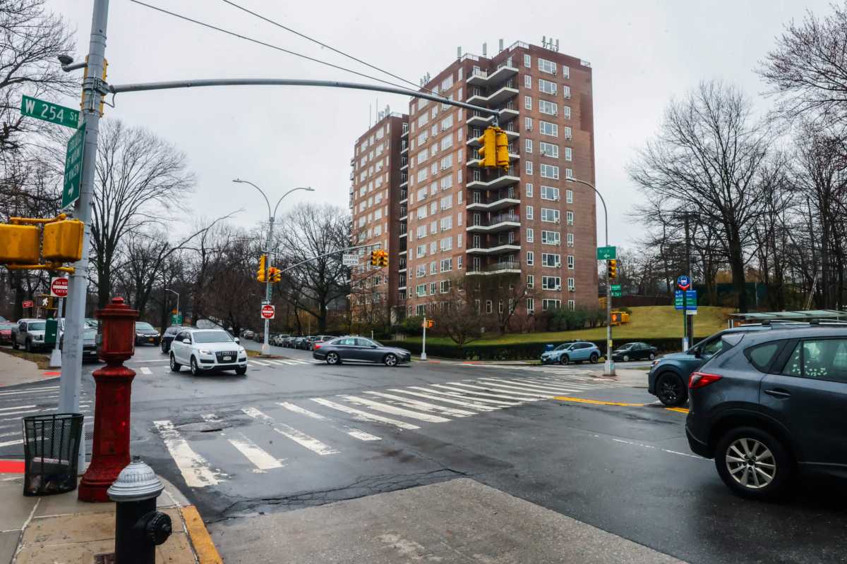 Riverdale Avenue 8B7A4271