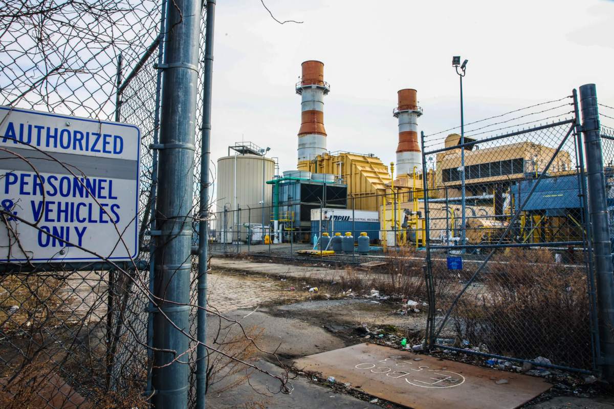 The South Bronx is home to two gas-powered peaker plants, Harlem River Yards and Hell Gate (pictured). Photo Adrian Childress