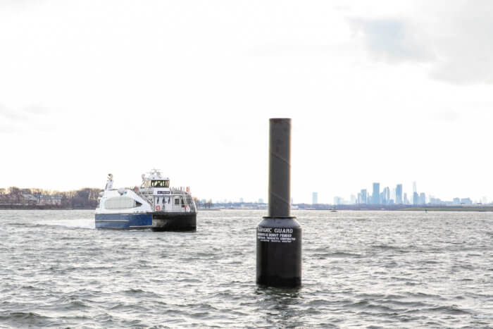 Ferry tn_-12