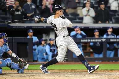 2022-05-11T031047Z_1163710588_MT1USATODAY18242545_RTRMADP_3_MLB-TORONTO-BLUE-JAYS-AT-NEW-YORK-YANKEES-1200×800-1