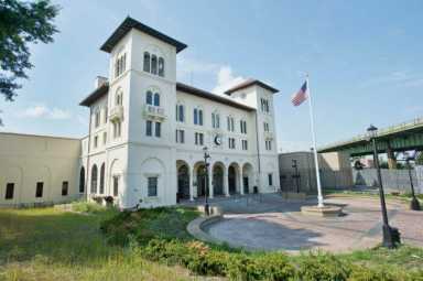 8559213407_c6e64b9b97_o-700×466