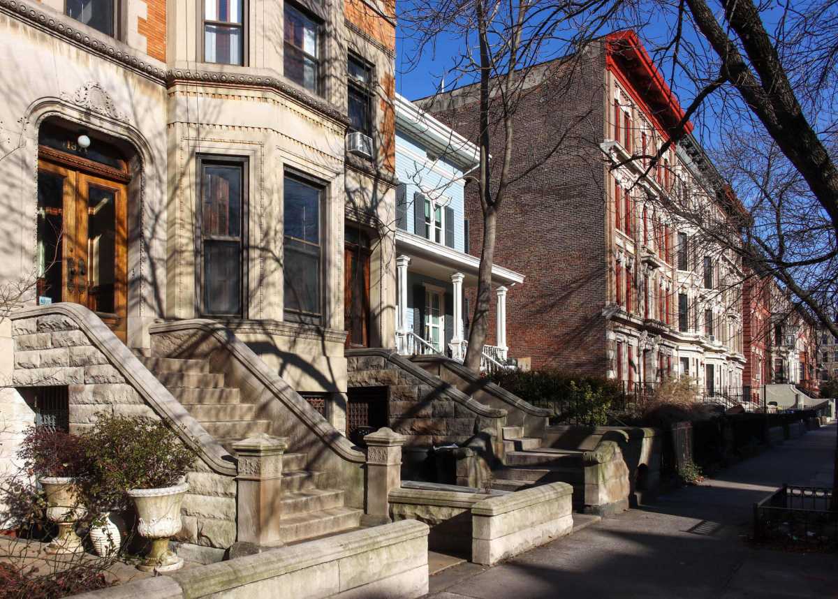 crown-heights-brooklyn-1375-dean-street-elkins-links-2022-jan-sdevries-1