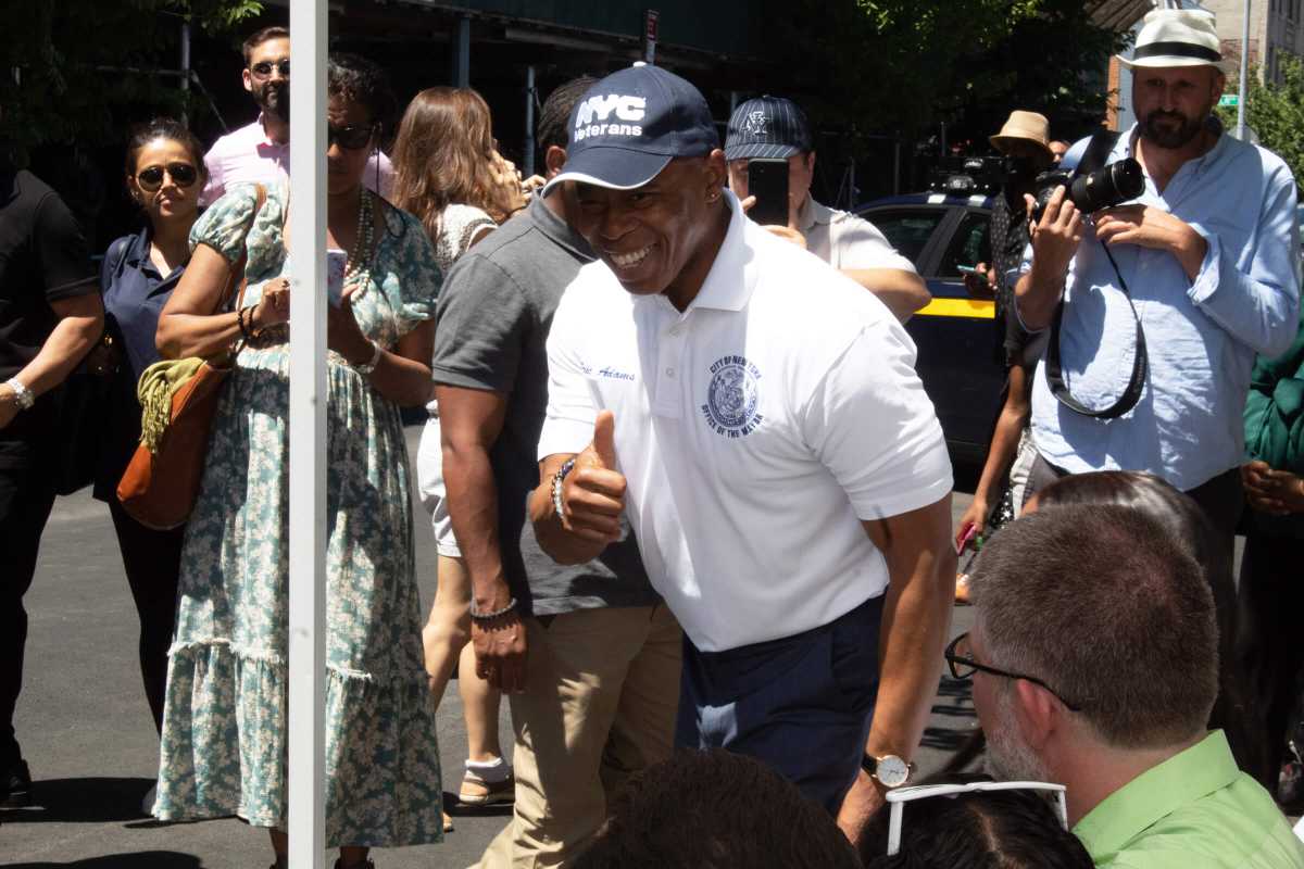 Mayor Eric Adams gives a thumbs up. Photo Jewel Webber