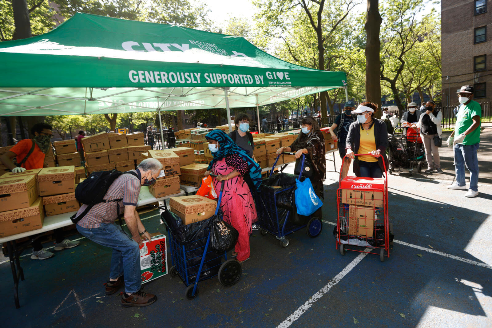 NYC food pantries quickly a hot spot for food shoppers amid 40