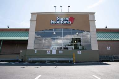 Super Foodtown grocery store