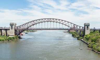 Hell_Gate_Bridge_crop