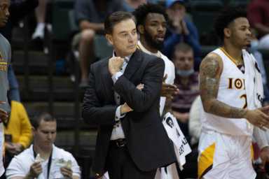 2021-11-28T191721Z_1994917055_MT1USATODAY17249362_RTRMADP_3_NCAA-BASKETBALL-ESPN-EVENTS-INVITATIONAL-KANSAS-VS-IONA-1200×800