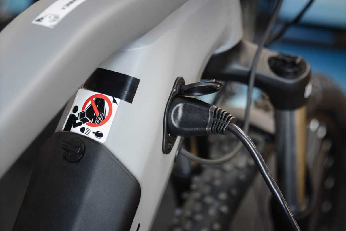 During the March 2, New York City Council Stated Meeting, the council passed several bills related to the usage and education of lithium-ion batteries and powered mobility devices. 