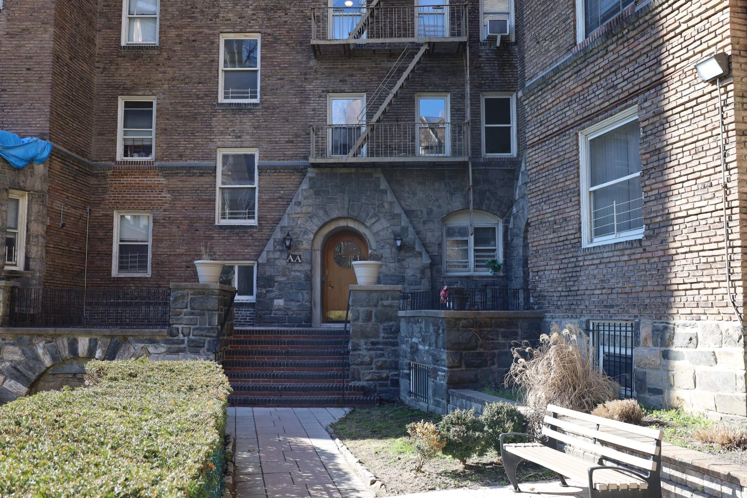 What Every Bronx Resident Needs To Know About Listcrawler Bronx - 4z4ki89