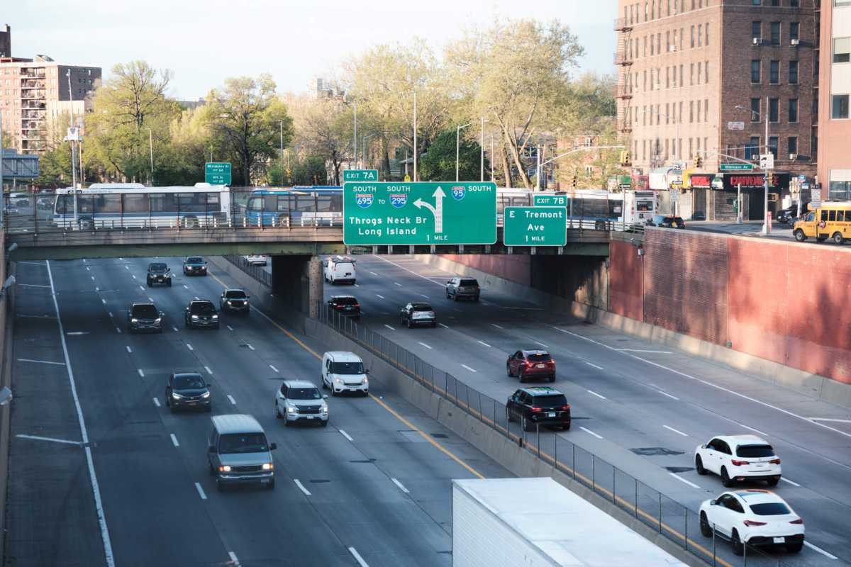 cars driving on I-95