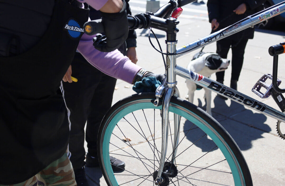 On April 2, the crew of Bronx Messenger, along with volunteers, hosted their first pop-up since April 2020 to offer free bicycle adjustments and air.