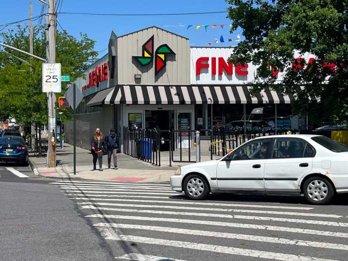 picture of the Fine Fare supermarket