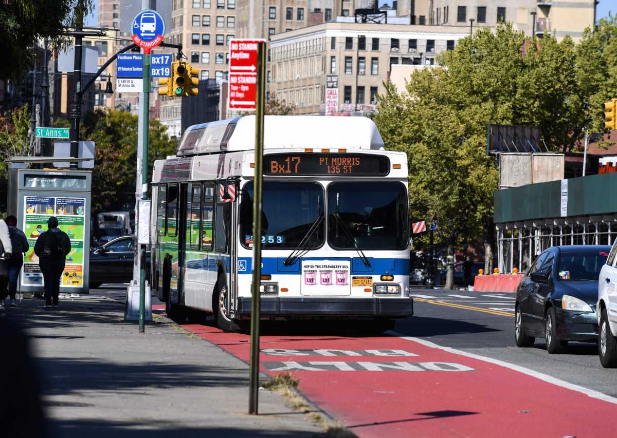 Bx17 bus