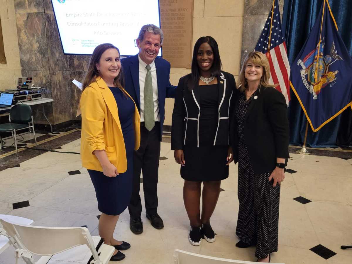 Rob Walsh and Vanessa Gibson with attendees