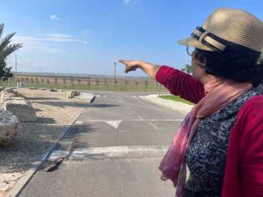A local Israeli woman gives Bronx City Councilmembers a tour of the Kibbutz Kfar Aza in Israel in December 2022.
