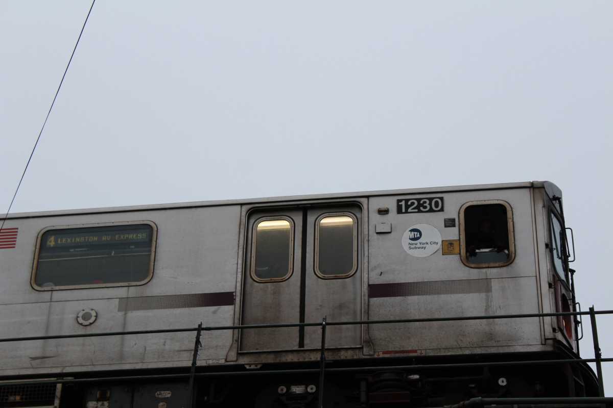 Subway MTA train 4 train Bronx transit