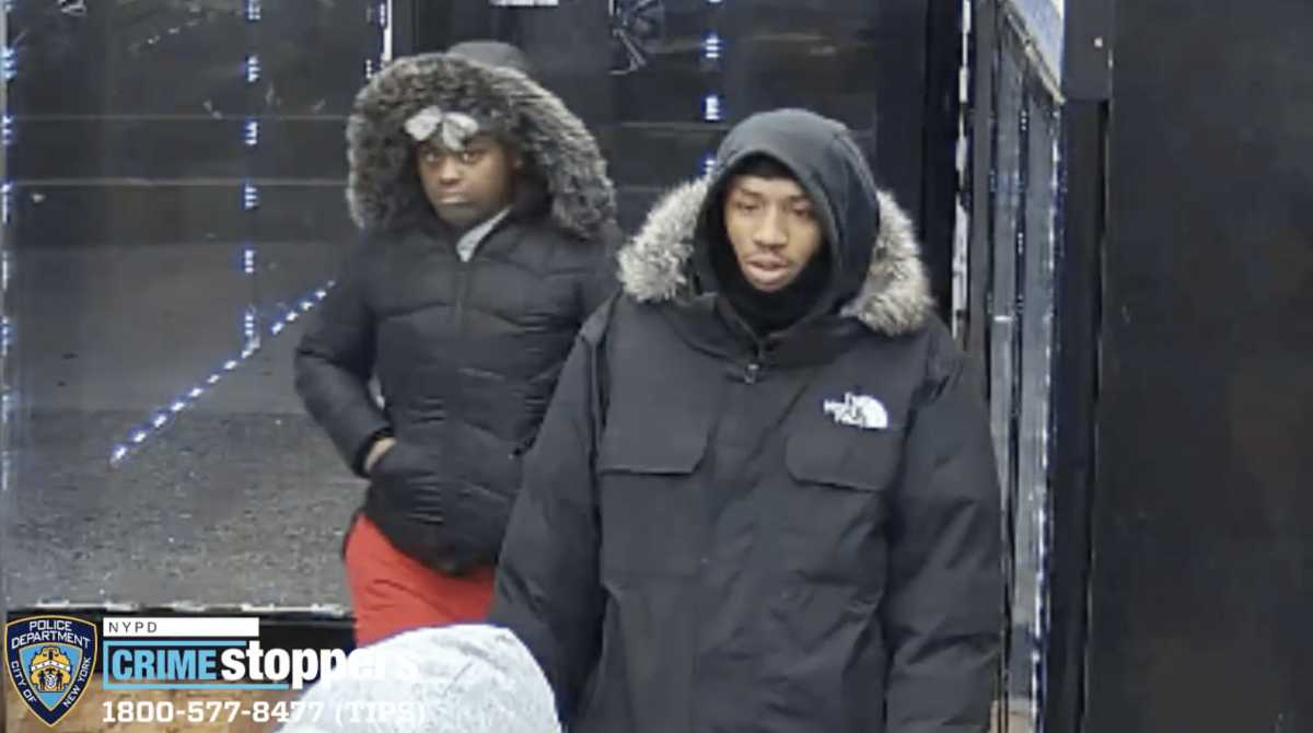 Cops seek pair of suspects who robbed 62-year-old man at gunpoint in ...