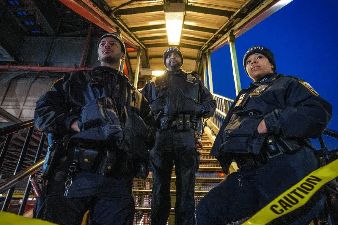 NYPD searching for two suspects in Bronx subway shooting – Bronx Times