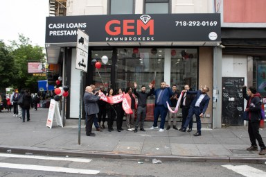 On May 15, Gem Pawnbrokers held a ribbon-cutting ceremony at its new 420 East 149th St. location in the South Bronx.
