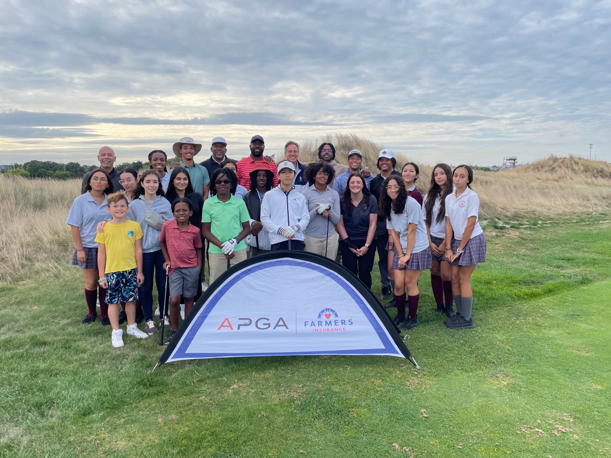 Bronx students swing into golf with elite players on tour – Bronx Times