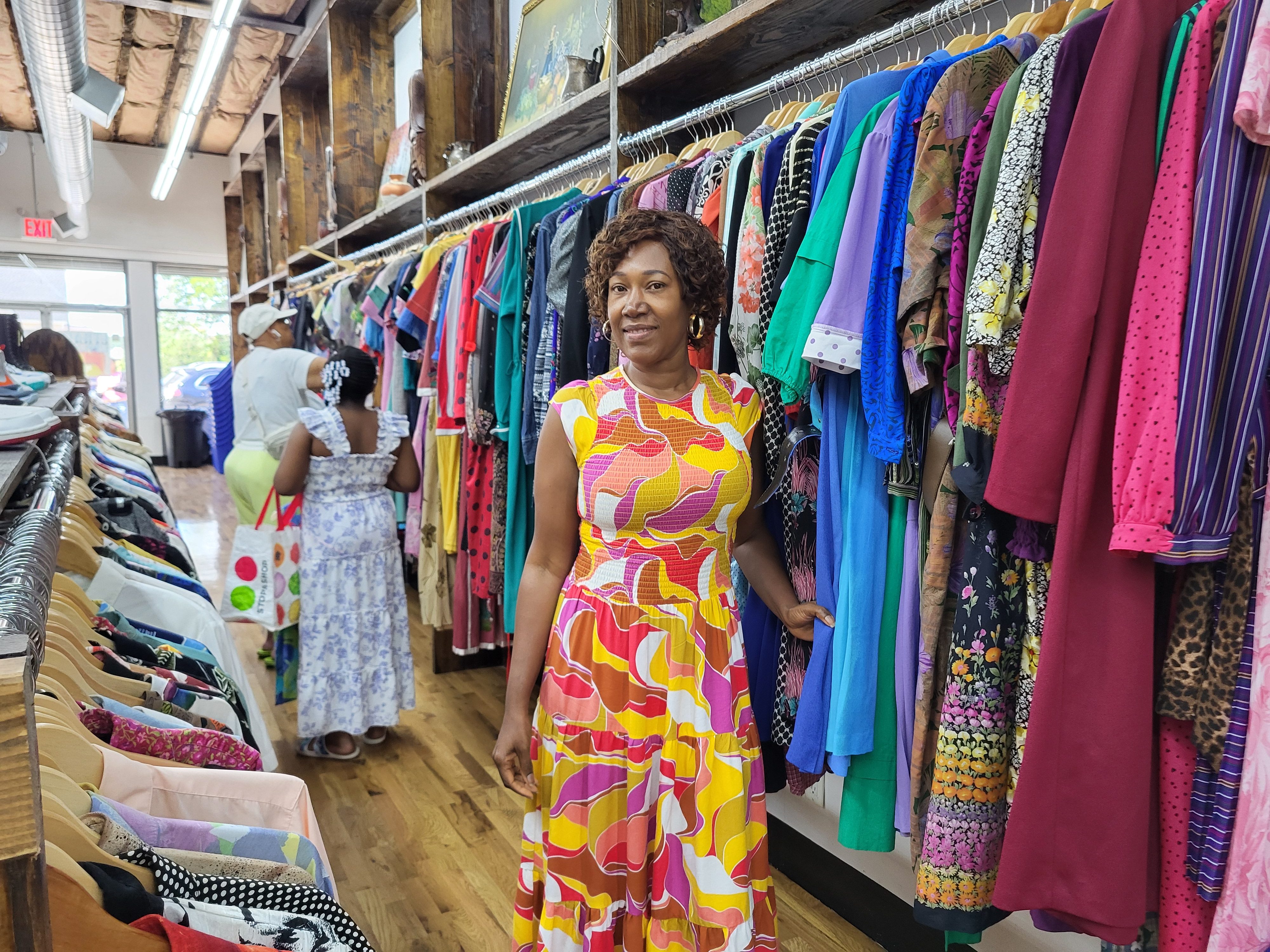 _3olrq　thrift bundle L Train Vintage opens first Bronx store in Wakefield – Bronx Times