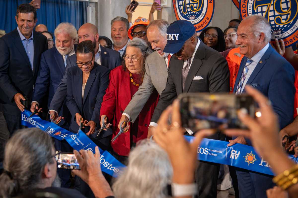 20250903-brown-adams-hostos-10