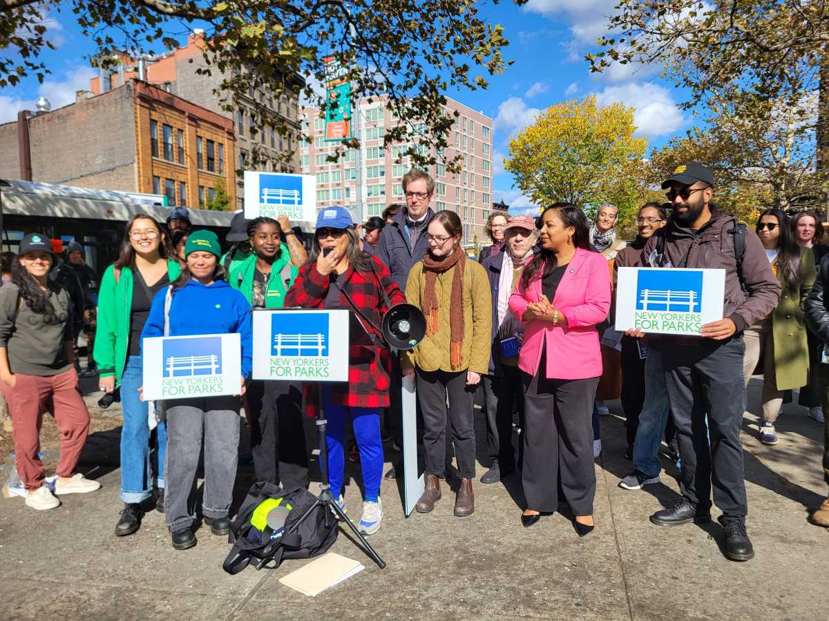Parks advocates lead South Bronx tour, calling for increased city investment