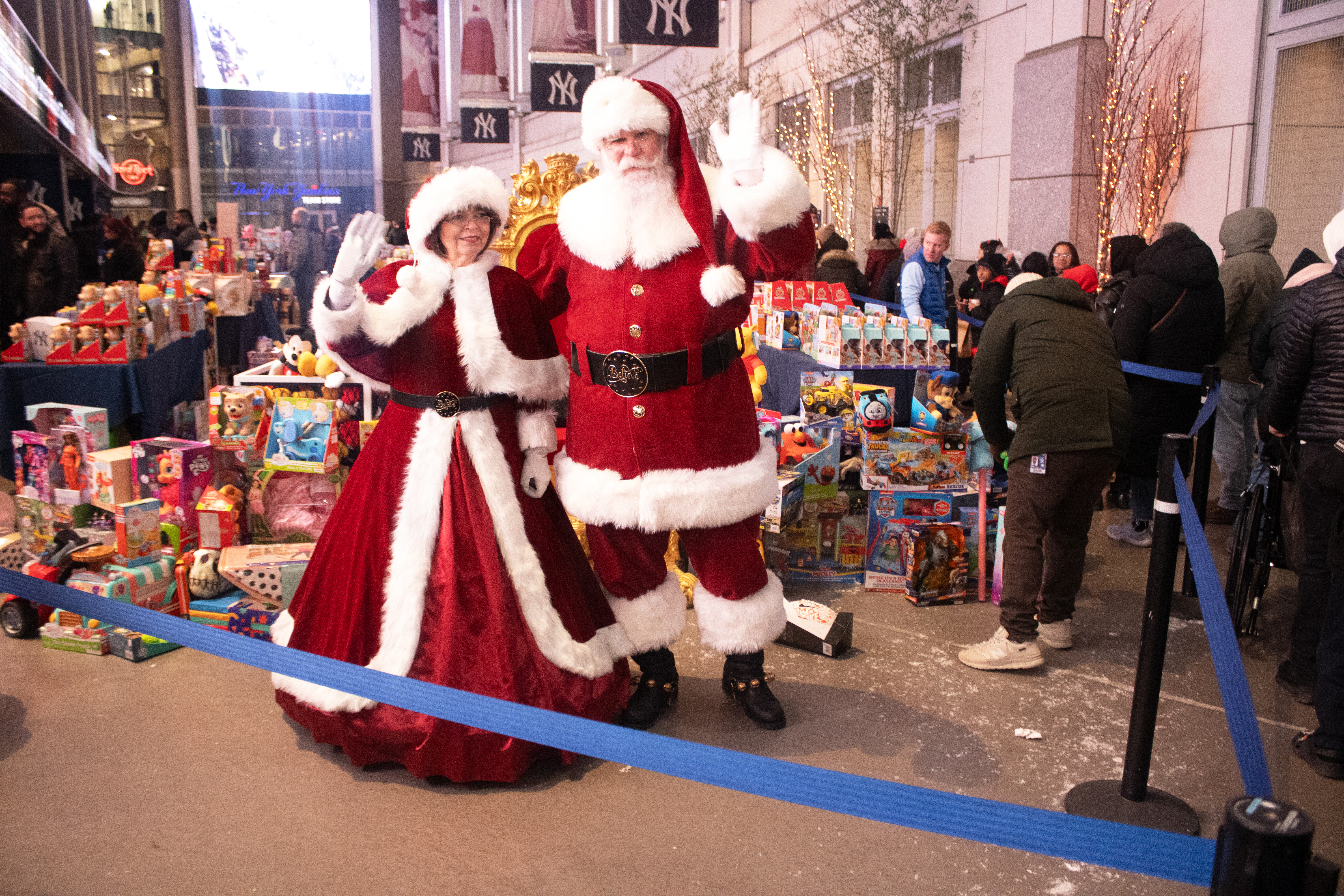 Photos: Yankees host annual Winter Wonderland event – Bronx Times