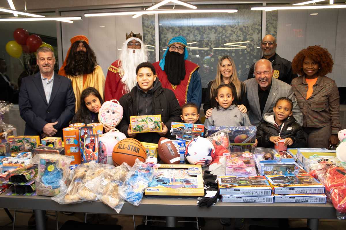 Bronx McDonald’s Owners kick off the new year with Three Kings Day Celebration