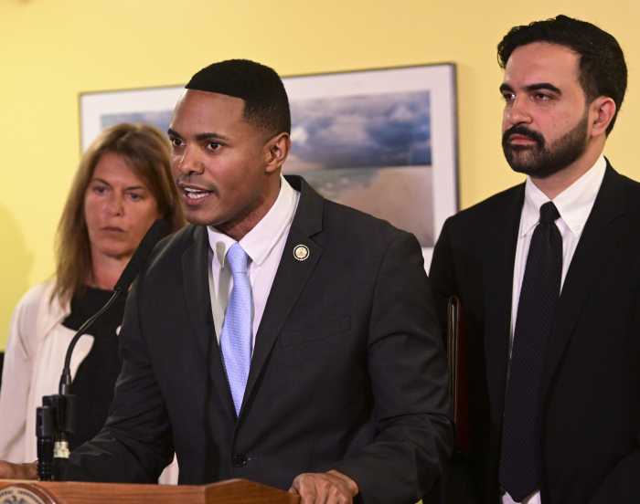 Rep. Ritchie Torres and Mayor Zohran Mamdani announce the expansion of broadband access for low-income families in the Bronx and Upper Manhattan.