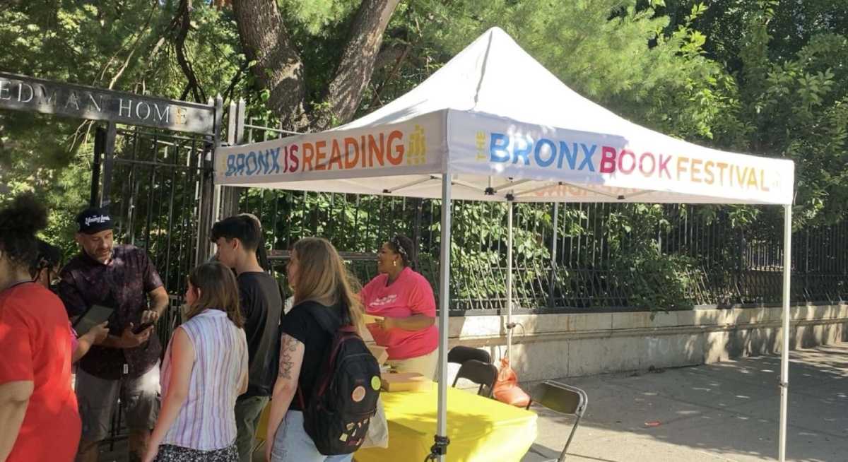 OutsideAndrewFreedmanHome