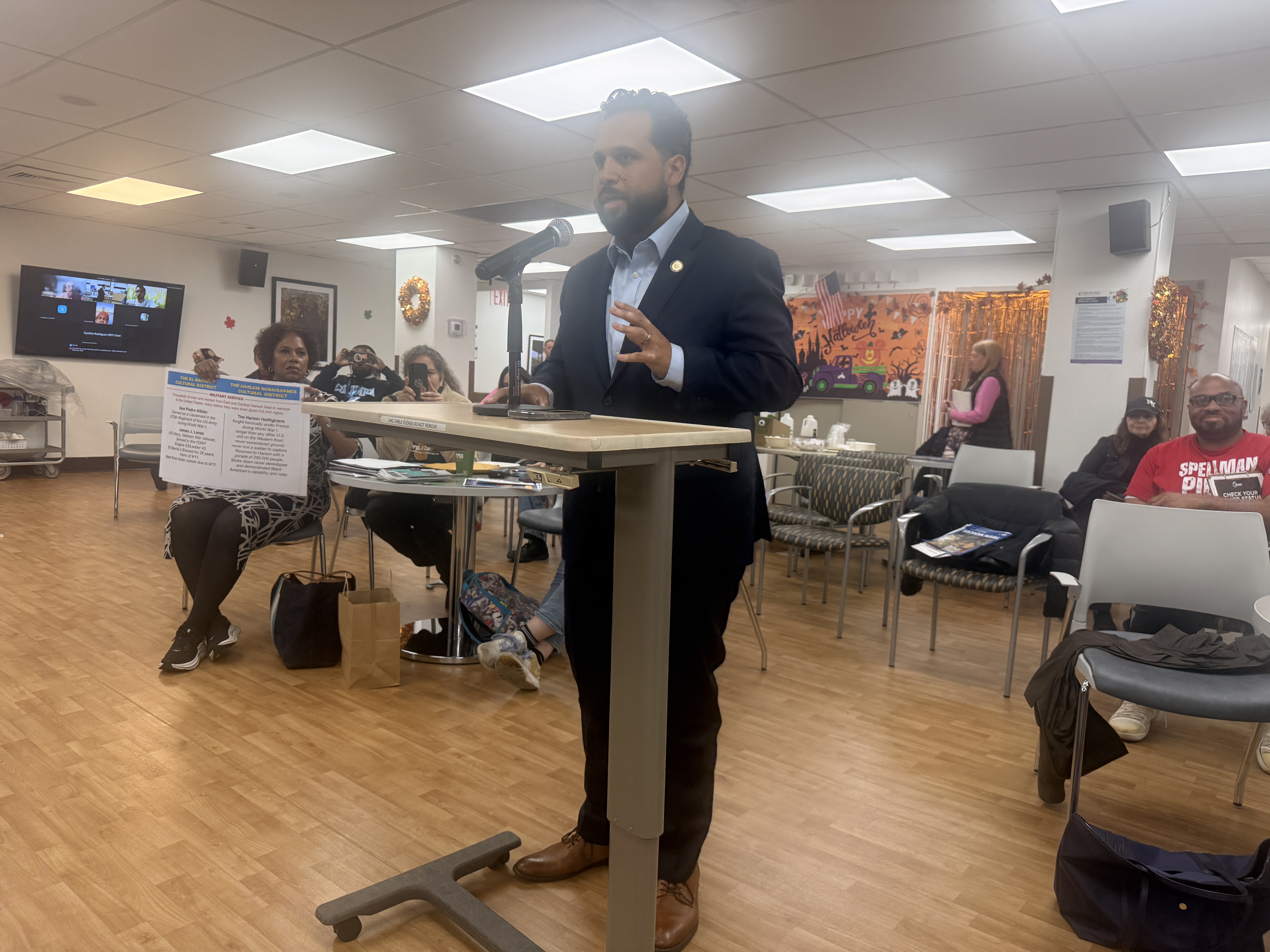 Assembly member John Zaccaro arrived at the Sept. 25 full Bronx Community Board 11 meeting to defend his bill.