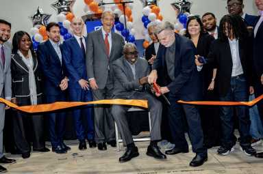 EARLMONROERIBBONCUTTING1